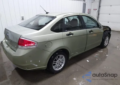 2008 Ford Focus Se/Ses z USA, uszkodzony, nr VIN 1FAHP35N98W208221